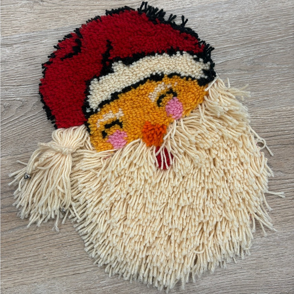 Vintage Handmade Latch Hook Santa Claus Wall‎ Hanging Christmas Yarn Art 12x18